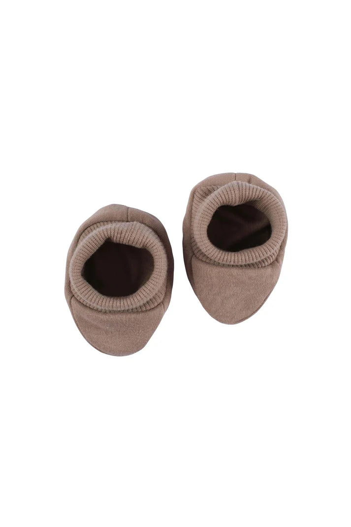Organic Cotton Newborn Booties in Brown | Cozy and Gentle