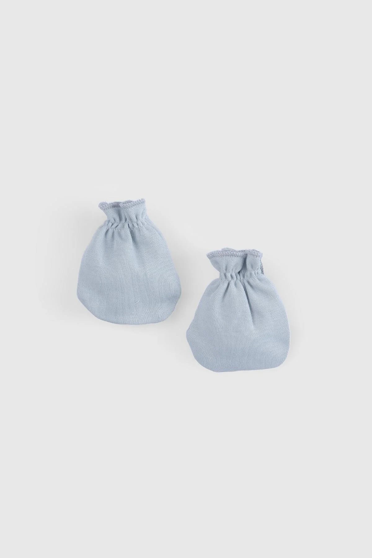 Blue organic cotton mittens for newborns in a set of two, perfect for protecting delicate skin.