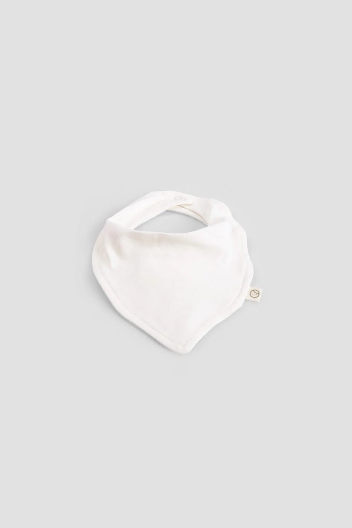 Organic cotton bandana bib for newborns, part of a 10-piece set, soft and breathable for delicate skin.