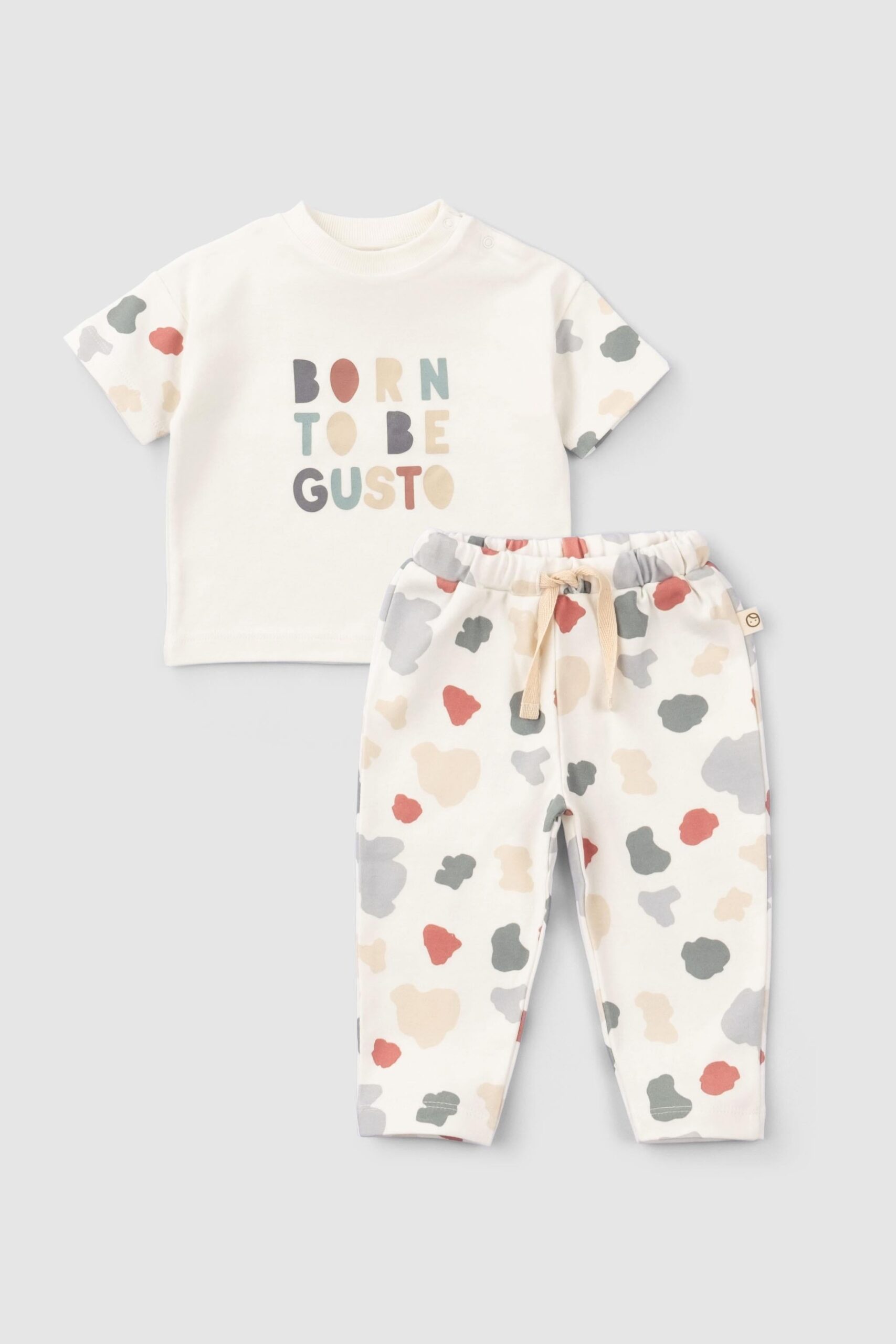 Organic Cotton Baby Set with Gusto Pattern | Soft & Eco-Friendly Babywear"