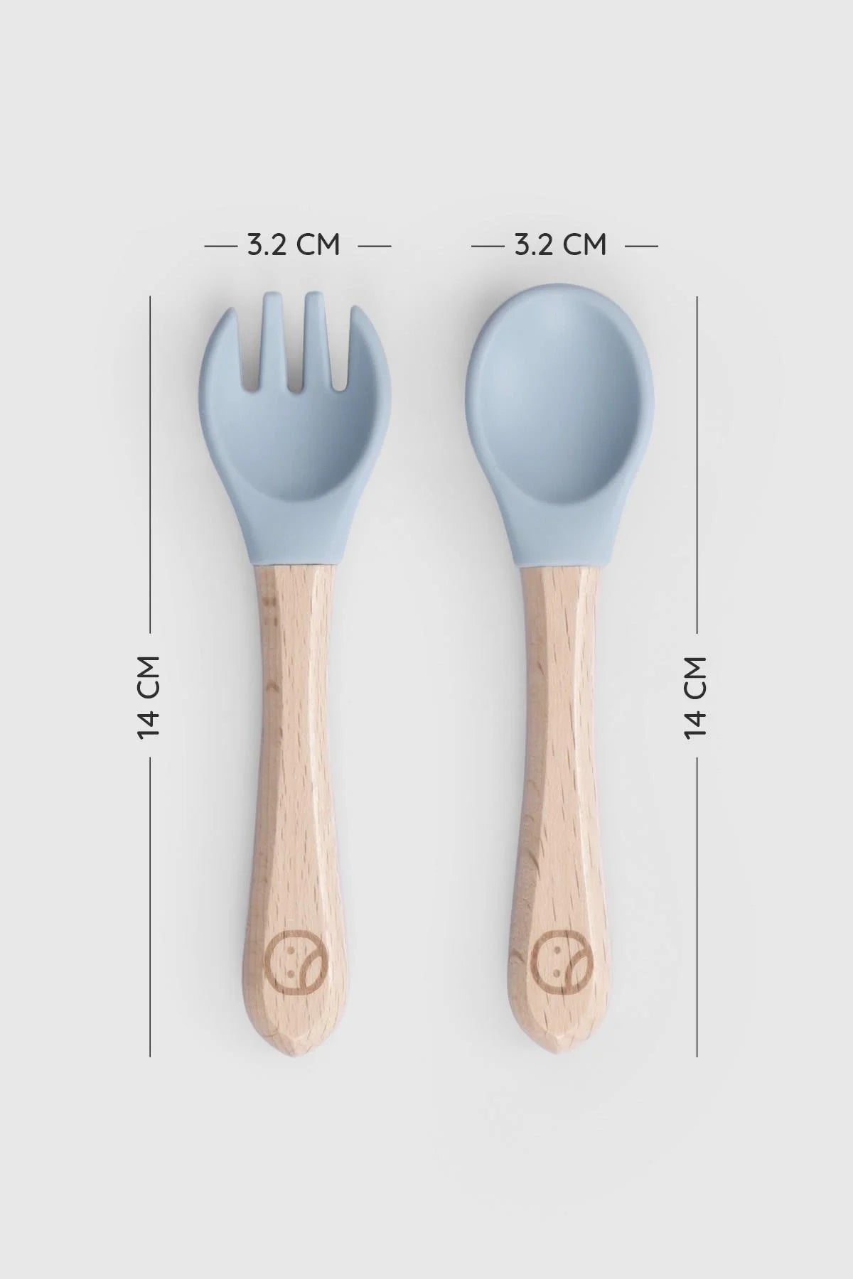 Baby cutlery set with bamboo handles, silicone tips, ideal for newborn feeding, BPA-free and Montessori-inspired.