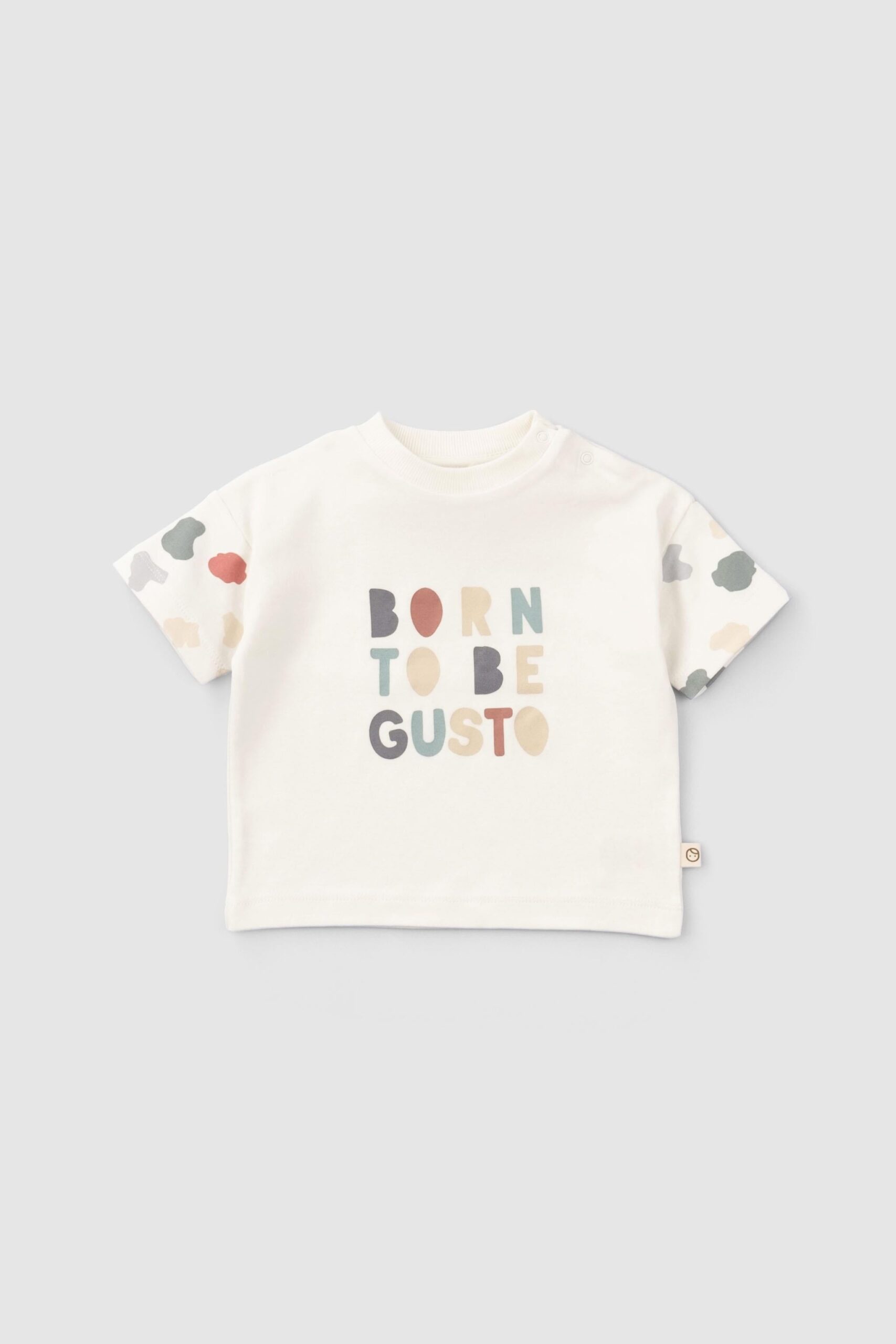 Organic Cotton Baby Set with Gusto Pattern | Soft & Eco-Friendly Babywear"